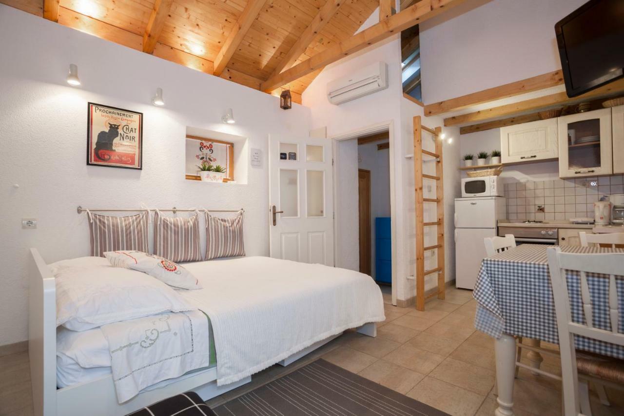 Studio Apartment Karlo Split Exterior foto